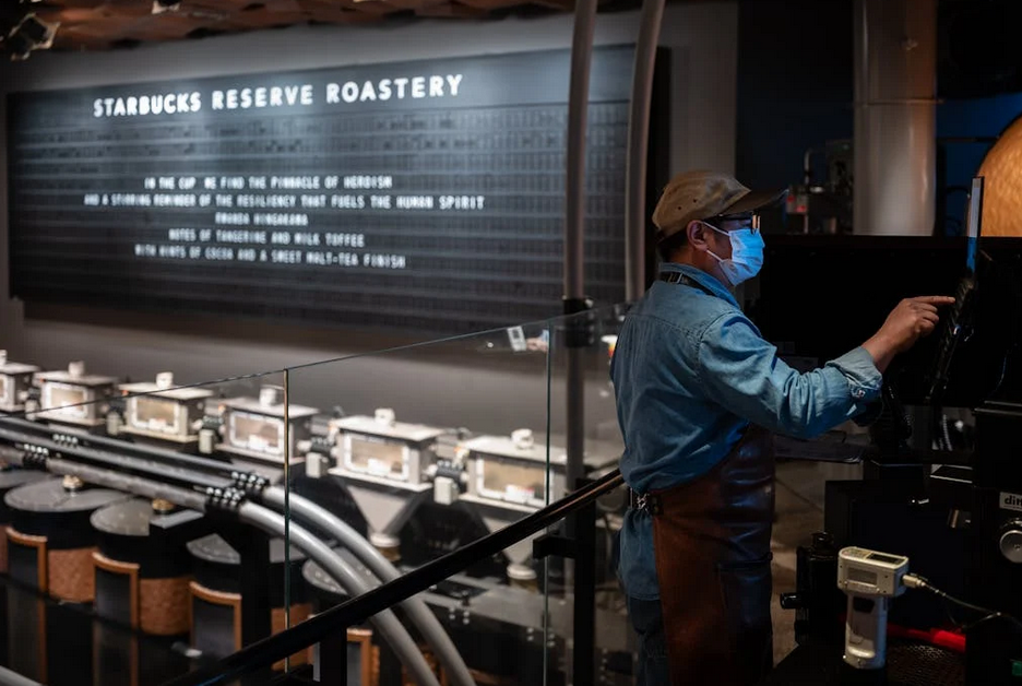 星巴克没有一句文案的广告，却是吸引人的宣传